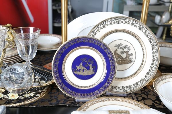  - Lucky Art Lavinia Bone China Porselen Gold Desen Detaylı Lacivert& Beyaz Klasik Yemek Takımı 67 parça (1)